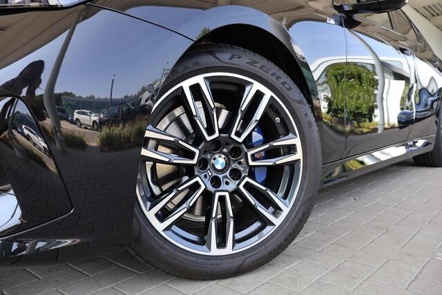 BMW 5-SERIE Sedan 520i | M Sportpakket Pro | Driving Assistant Plus