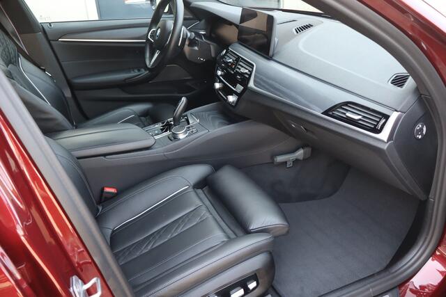 BMW 5-SERIE 530e Business Edition Plus M-Sport Schuifdak I Harm.Kardon I Adap.Cruise