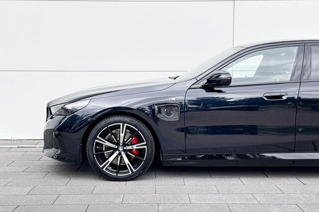 BMW 5-SERIE Sedan 530e M Sport Edition | M Sport Pro | Travel Pack | Comfort Pack