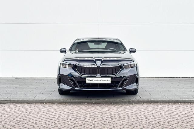 BMW 5-SERIE Sedan 530e M Sport Edition | M Sport Pro | Travel Pack | Comfort Pack