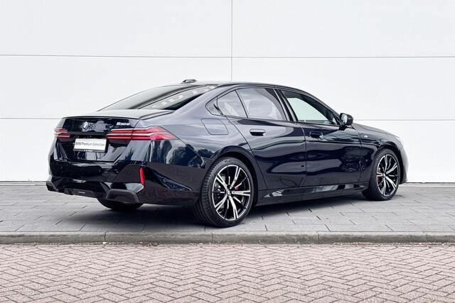 BMW 5-SERIE Sedan 530e M Sport Edition | M Sport Pro | Travel Pack | Comfort Pack