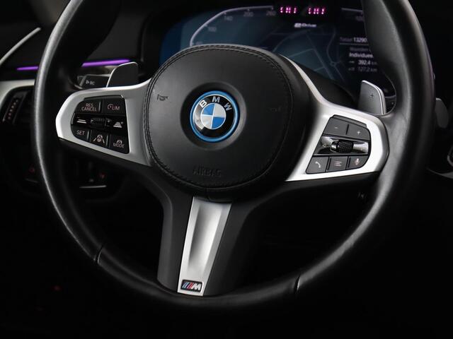 BMW 5-SERIE 530e High Executive | Leder | Adaptive cruise | Stoelverwarming | Carplay | Camera | Trekhaak | Sfeerverlichting | Live Cockpit | Sportstoelen | Navigatie | Full LED | PHEV | Plug In
