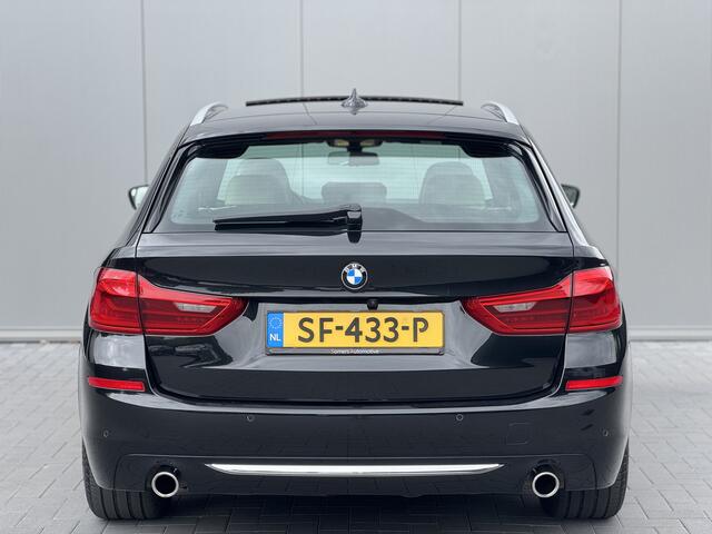 BMW 5-SERIE Touring 520i Luxury Line High Executive | Panorama | Driving Assistant | HUD | Trekhaak
