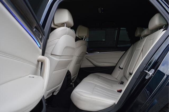BMW 5-SERIE Touring 520i High Executive | M-PAKKET | 360 CAM | CARPLAY |