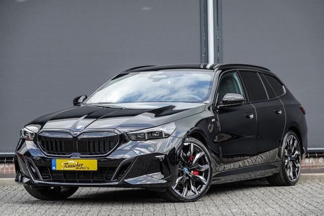 BMW 5-SERIE Touring 550E 490Pk Aut. | Plug in Hybride | X-Drive | Shadowline | M-Sport | 'M' Sportstoelen | Head Up Display | Panoramadak | Trekhaak | 21''