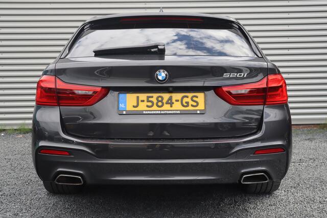 BMW 5-SERIE Touring 520i High Executive M-Sport Leder dashboard / Pano / Individual / Camera / 19inch