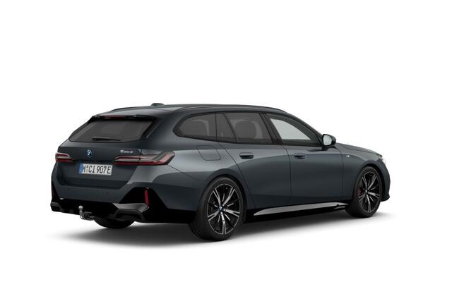 BMW 5-SERIE Touring 530e M Sport Edition | M Sport Pro | Innovation Pack | Travel Pack | Comfort Pack | Trekhaak