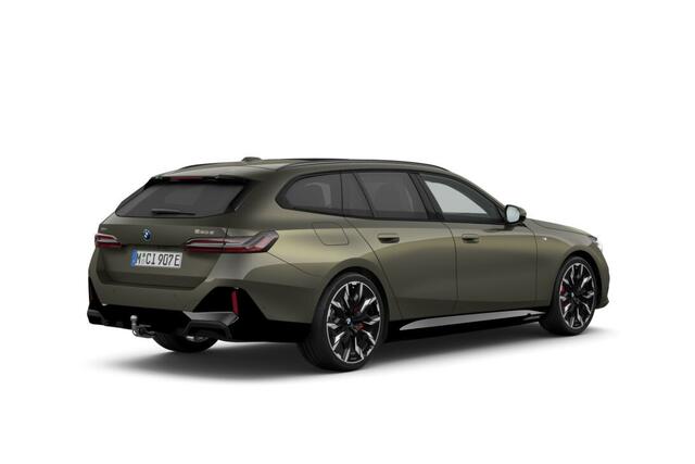 BMW 5-SERIE Touring 550e xDrive | M Sport Pro | Innovation Pack | Travel Pack | Comfort Pack | Trekhaak