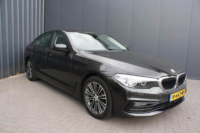 BMW 5-SERIE 520i Executive Edition-Trekhaak-Navi-