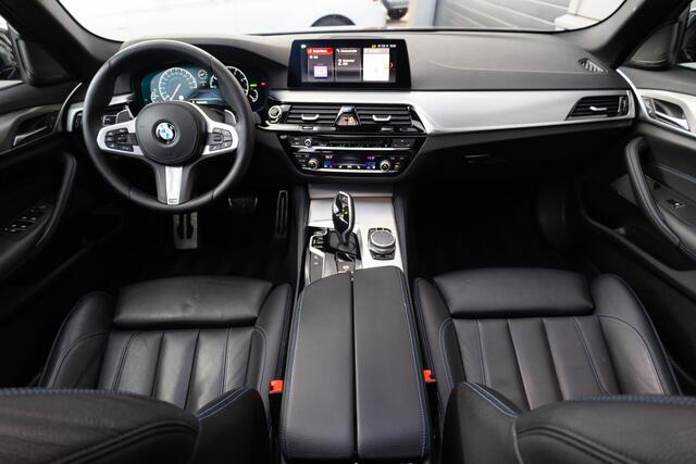 BMW 5-SERIE Touring 530d 266 pk xDrive High Executive M-Sportpakket / BTW-Auto/ Dealer.Ond/ Pano-Dak/ Leder/ Sport-Stoelen/ Head-Up/ Keyless/ 19'' LMV