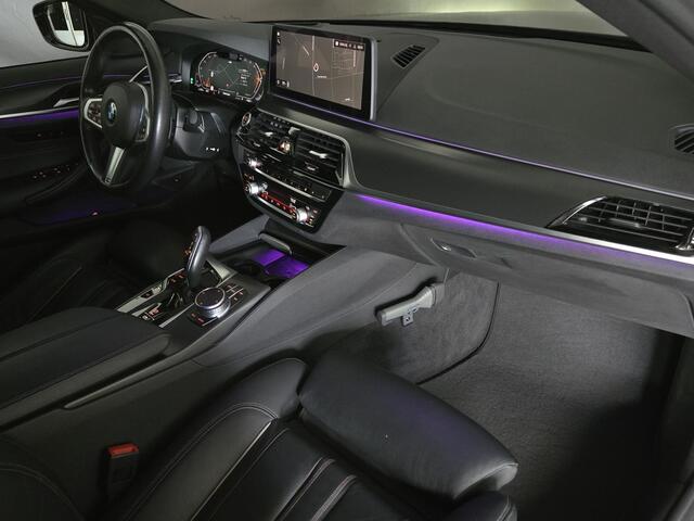 BMW 5-SERIE Touring 530i xDrive M SPORT | PANORAMA | 360 CAMERA | KEYLESS | LASER | COMFORTSEATS | ADAPTIVE ONDERSTEL |