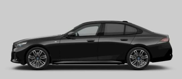 BMW 5-SERIE 520i M Sport - Panoramadak - Stoelverwarming/ventilatie voorstoelen - Head up - Parking/Driving Assistant - Active Guard - Comfort Access - Stuurwielrandverwarming - Comfort Pack -