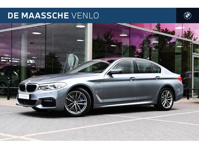 BMW 5-SERIE 530e xDrive High Executive M Sport Automaat / Sportstoelen / Soft Close / Comfort Access / Adaptieve LED / Head-Up / Stoelverwarming / BMW Live Cockpit Professional