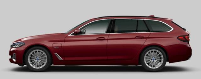 BMW 5-SERIE Touring 530e Business Edition Plus Luxury Line - Panoramadak - Comfort Access - Parking/Driving Assistant - Active protection - Active Cruise Control - Head up - Comfortstoelen - Elektrisch verwarmde voorstoelen -