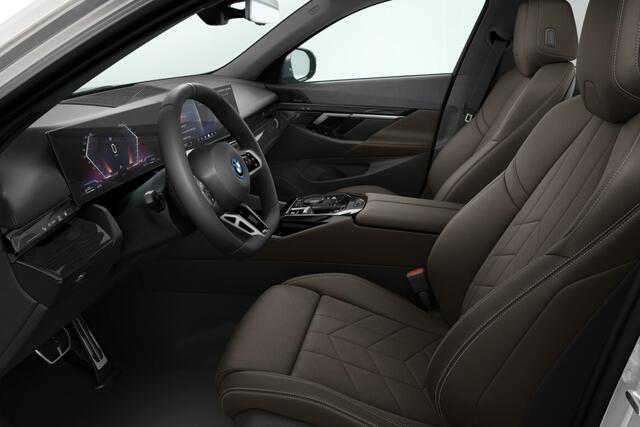 BMW 5-SERIE Sedan 530e M Sport Edition | Travel Pack