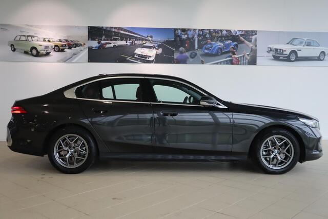BMW 5-SERIE Sedan 520i Driving Assistant | Achteruitrijcamera