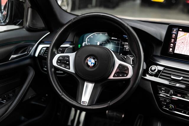 BMW 5-SERIE 5er - 530 e xDrive M Sport | H&K | Pano | Trekhaak |