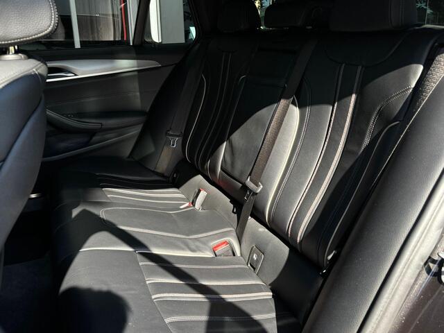 BMW 5-SERIE Touring 520i Business Edition Plus Pano | Dealer Onderhouden