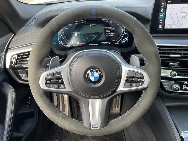 BMW 5-SERIE Touring 530e High Executive M Sport 20"/Soft Close/Active Steering/Panoramadak/Laser LED/Leder/Head-up/Keyless/Stoelverwarming + koeling/Adaptieve cruise/Dodehoek/Camera/Apple Carplay & Android Auto
