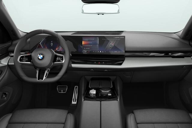 BMW 5-SERIE Touring 520i | M Sport | Comfort Pack | Trekhaak