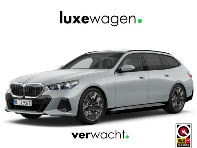 BMW 5-SERIE Touring 520i M-Sport Pano Trekh ACC 360 H/K HUD 21inch Stoelventilatie