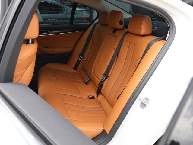 BMW 5-SERIE 520d High Executive | HUD | ACC | Leder | Active Steering | Adaptive LED |