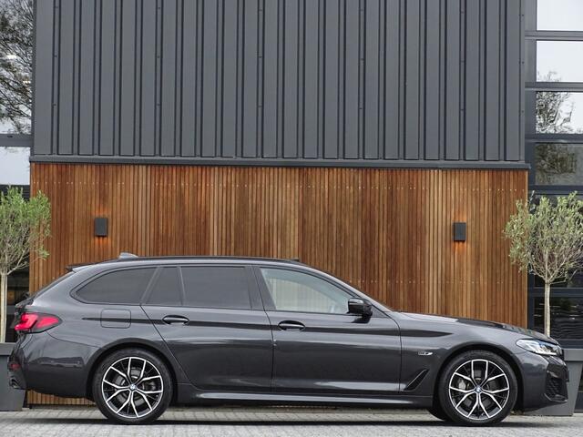 BMW 5-SERIE 530e 292PK X-drive / M-Sport / Laser / 2022 / Pano / Head-Up