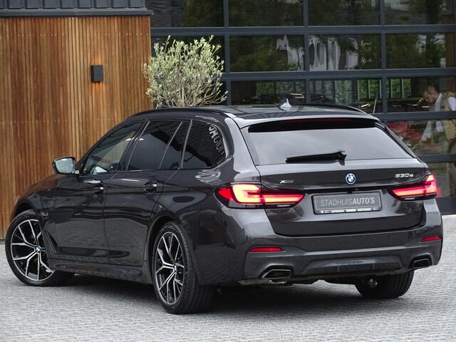 BMW 5-SERIE 530e 292PK X-drive / M-Sport / Laser / 2022 / Pano / Head-Up