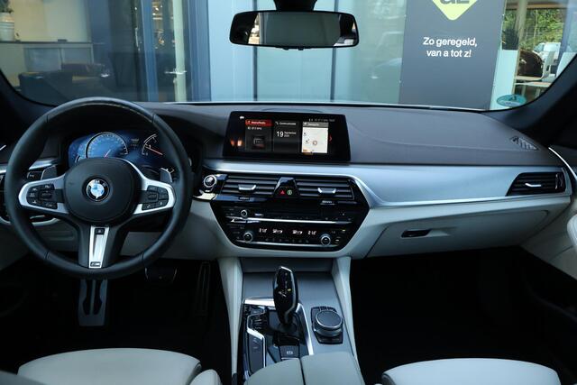 BMW 5-SERIE Touring 540i xDrive High Executive / Pano / 360 view / Headup / Hifi