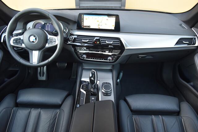 BMW 5-SERIE 540i xDrive High Executive * Comfortstoelen * M-Sportpakket * 1e Eigenaar * Dealeronderhouden *