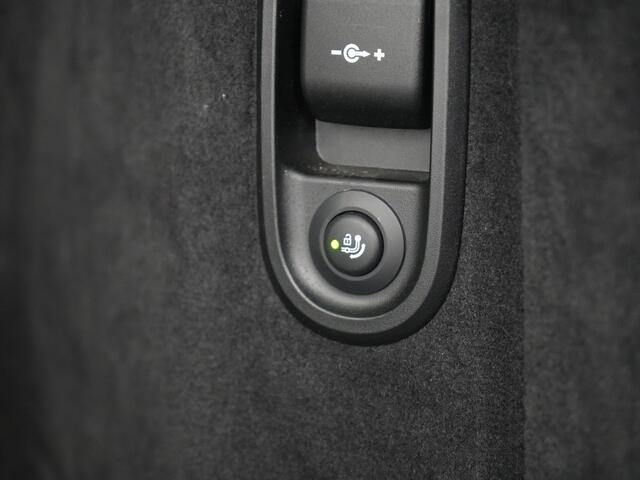 BMW 5-SERIE Touring 530e High Executive Plug In Hybrid 292pk Dealer O.H PHEV | Trekhaak Af Fabriek | Head Up | Lederen Sportstoelen Memory & Verwarmd | Apple Carplay | Stuur Verwarmd | Sfeerverlichting | Cruise Control | Camera | Navigatie | Blis | DAB |