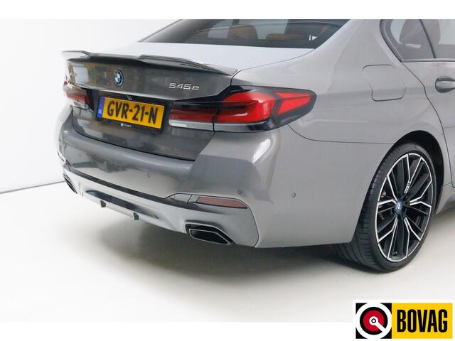 BMW 5-SERIE 545e xDrive M-Sport M-performance parts 394 PK Shadowline, Stoel + Stuurverw. 20" LMV, Ambiance verlichting, Driver assist
