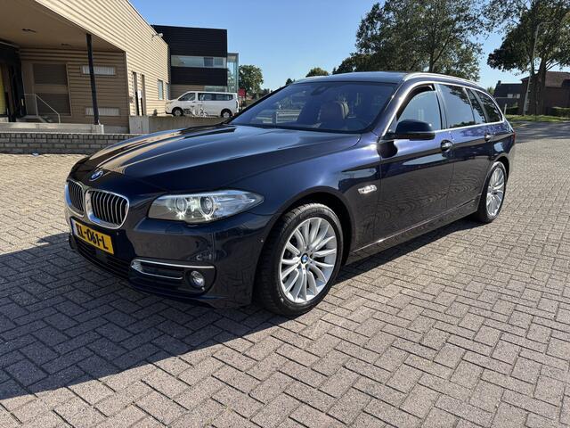BMW 5-SERIE Touring 520i Luxury Edition automaat [ Full option, NL-auto, 1e eig, dealer oh ]