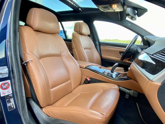 BMW 5-SERIE Touring 520i Luxury Edition automaat [ Full option, NL-auto, 1e eig, dealer oh ]