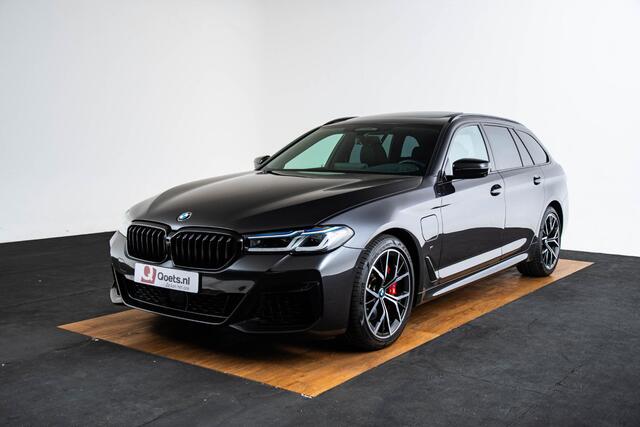 BMW 5-SERIE Touring 530e High Executive M Sport - Panoramadak - Parking/Driving Assistant - Active Protection - Comfort acces - Head up - Elektrisch verwarmde voorstoelen - BMW Laserlight - Hifi - Stuurwielrand verwarmd -