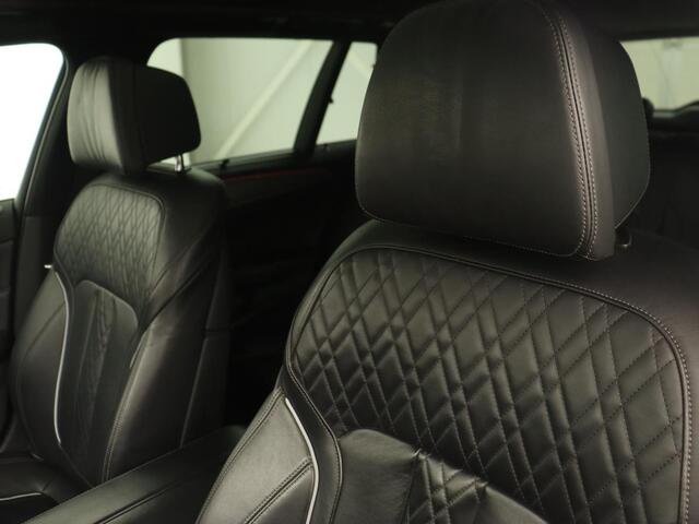 BMW 5-SERIE 530i M Sport | Panoramadak | Head-Up | Leder | Stoelverwarming | Sfeerverlichting | Navigatie | Full LED | Parkeerhulp | Sportstoelen