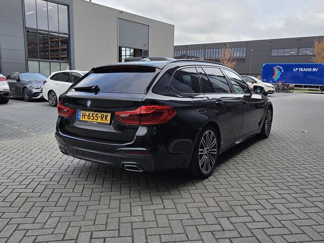 BMW 5-SERIE Touring 520i M Sport | Pano | NL-Auto | H+K High Executive Edition