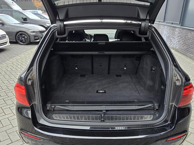 BMW 5-SERIE Touring 520i M Sport | Pano | NL-Auto | H+K High Executive Edition