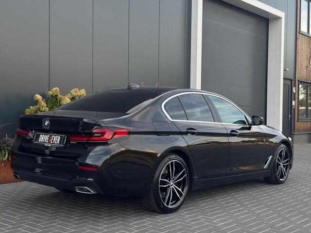BMW 5-SERIE 520i High Exe m2021 FULL SCHUIFDAK NAVI CAMERA SPORTVELGEN
