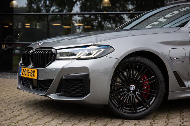 BMW 5-SERIE Touring 530e Business Edition Plus , Panoramadak, Trekhaak, Leer,