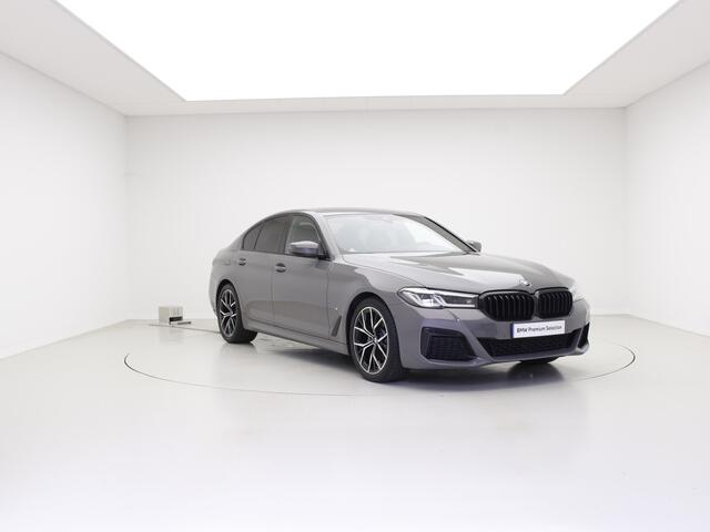 BMW 5-SERIE 520i M-Sport | Harman Kardon | Schuifdak | High Executive | Berninagrau Bernstein effect metallic
