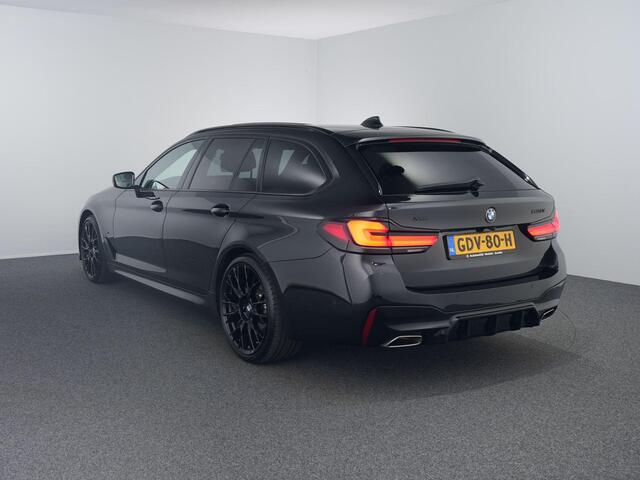 BMW 5-SERIE Touring 530i xDrive High Executive M-Sport | 4wielsturing | HUD | Pano | M remmen | 20 inch |