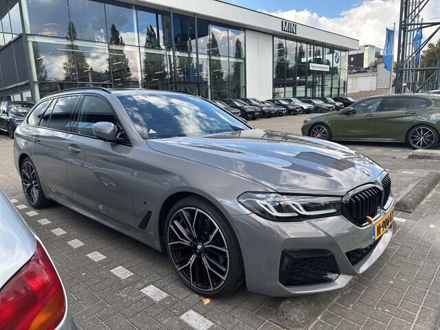 BMW 5-SERIE Touring 520i M-Sport | High Executive | 20" | Panorama | Hifi | Comfortzetels | Head-Up | Camera