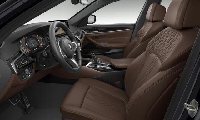 BMW 5-SERIE 530i High Executive Edition M Sport - Schuifdak - Comfortstoelen - Parking Assistant Plus - Elektrisch verwarmde voorstoelen - High Beam Assistant - Hifi - BMW Laserlight - Stuurwielrand verwarmd -