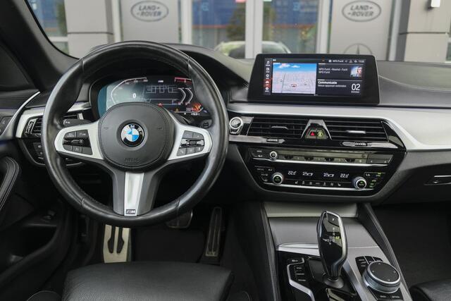 BMW 5-SERIE Touring 520i M-Sport 184pk Panoramadak Comfortstoelen Virtual cockpit Camera NLauto