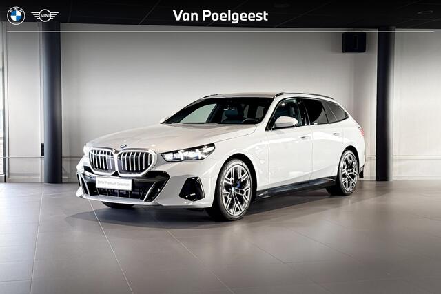 BMW 5-SERIE Touring 530e M Sport Edition | Harman Kardon | Stoelverwarming | Head-up Display |