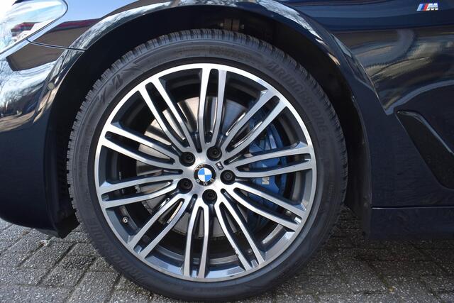 BMW 5-SERIE Touring 540i xDrive High Executive Pano Comf Zetels
