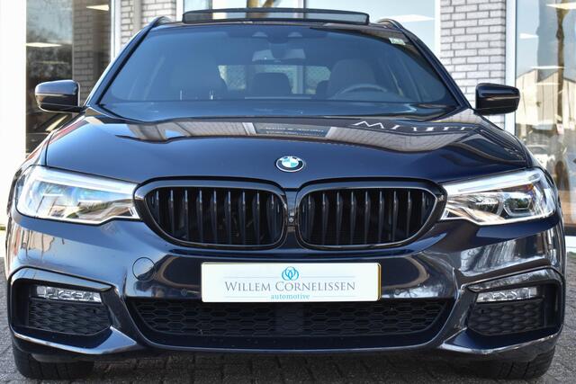 BMW 5-SERIE Touring 540i xDrive High Executive Pano Comf Zetels