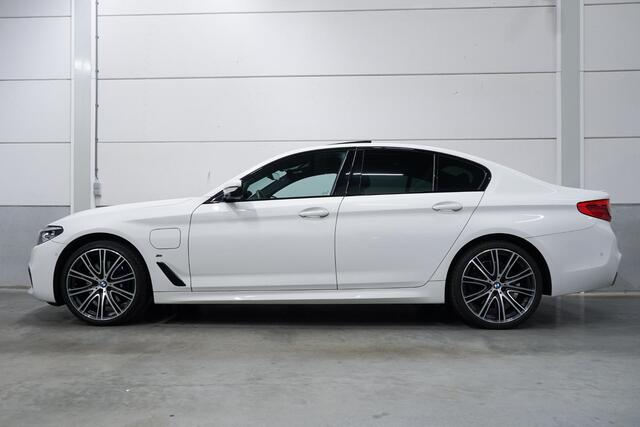 BMW 5-SERIE 530e M-Sport | Schuifdak | Hifi | Camera