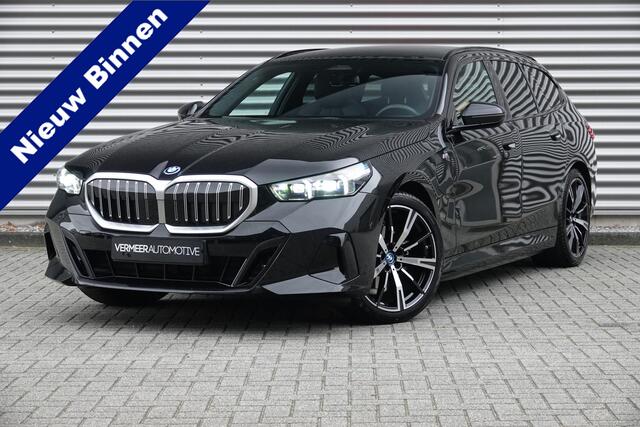 BMW 5-SERIE Touring 530e | M Sport | Pano | Trekhaak | Driving Assistant Plus | H&K |